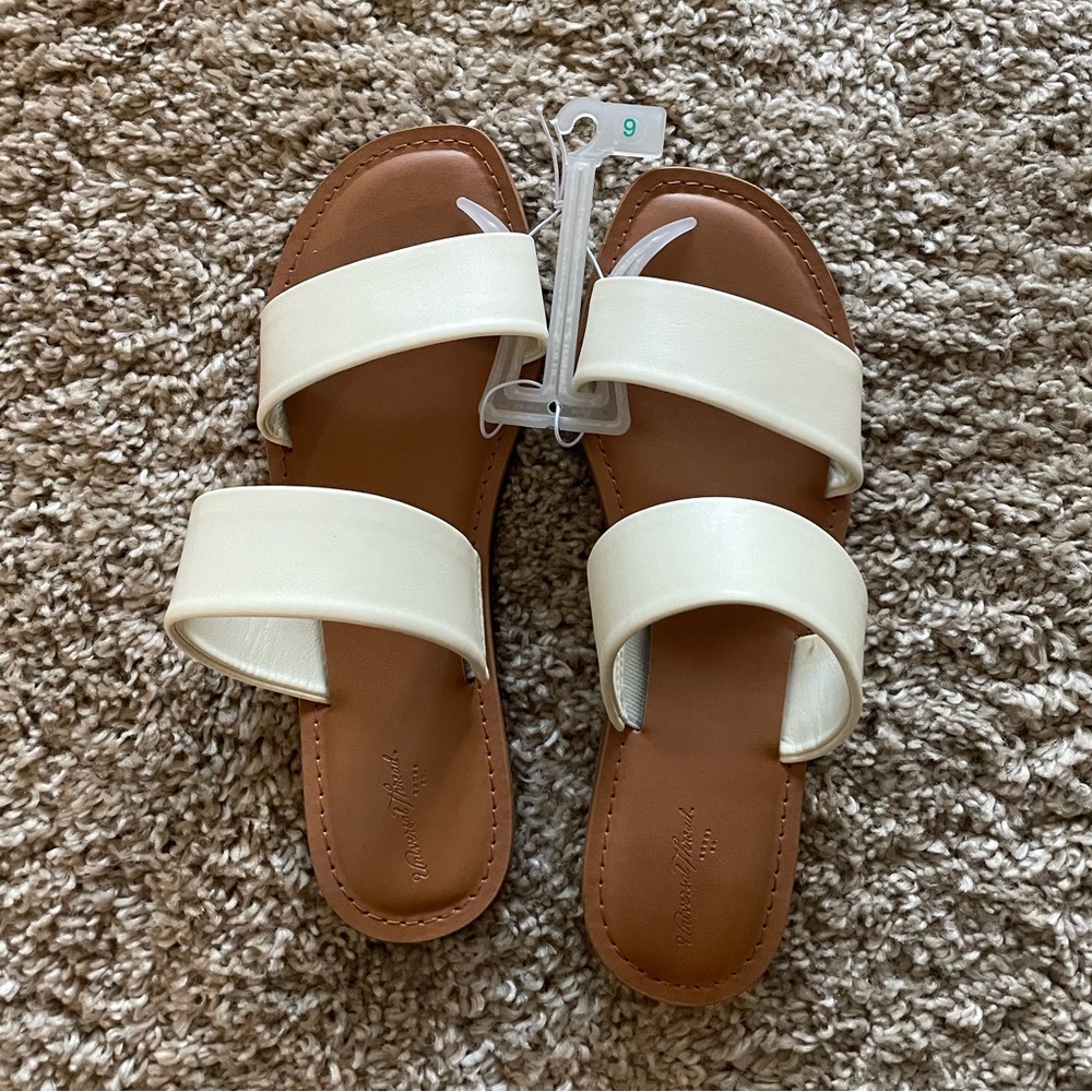 NEW Universal Thread White Sandals
